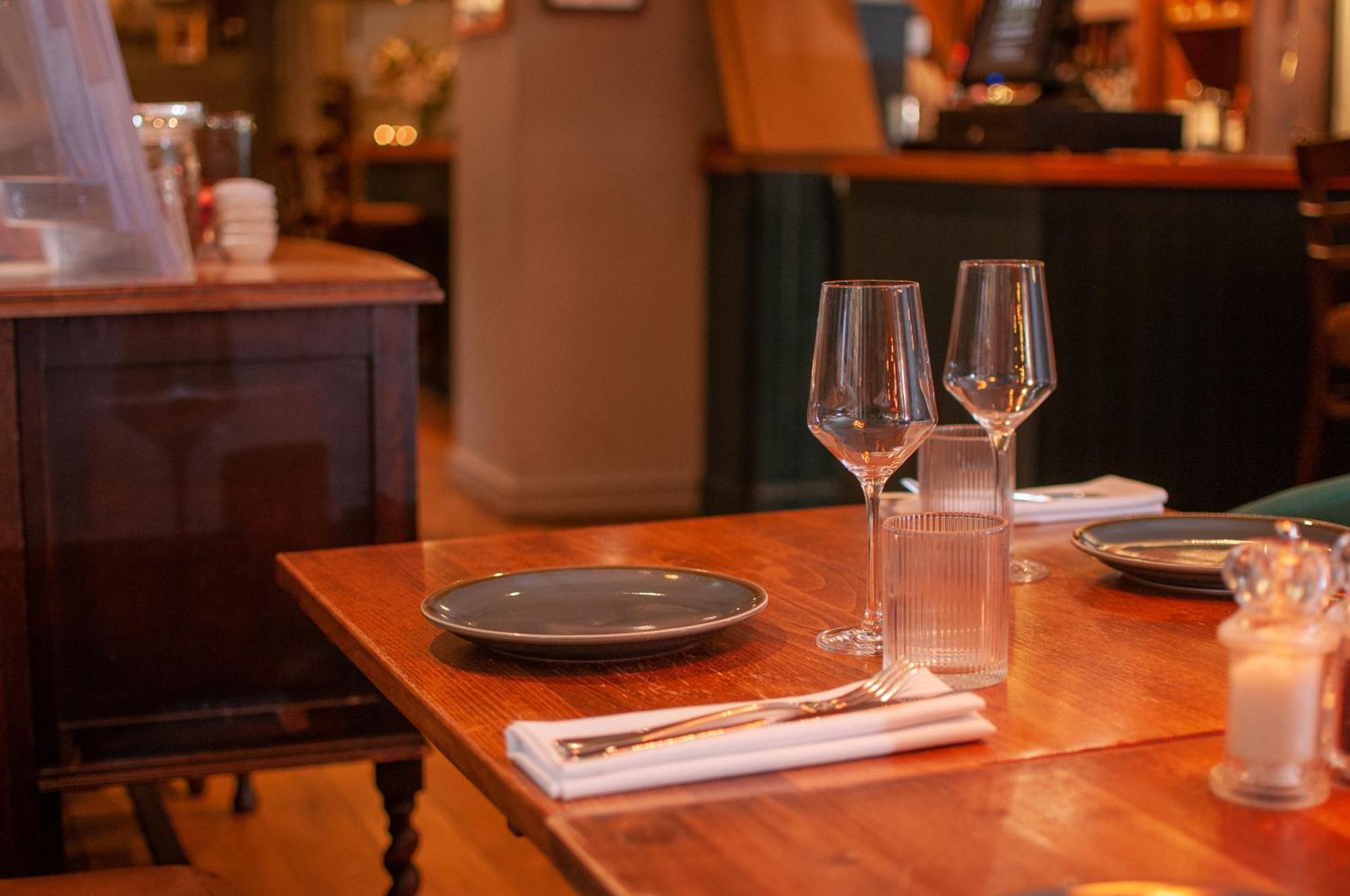 Bed and Breakfast The Cowdray Arms Worth  Exterior foto